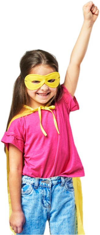 menina, criança, fantasiada de super-heroina, apontando o braço para o alto